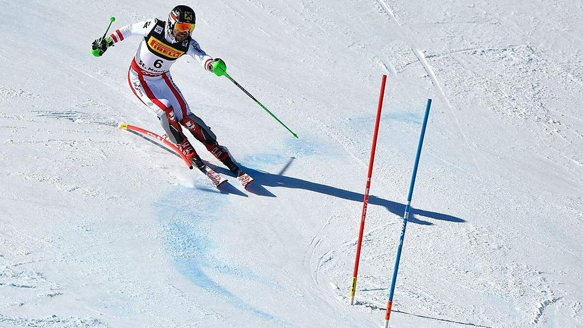 Marcel Hirscher greift im Slalom an