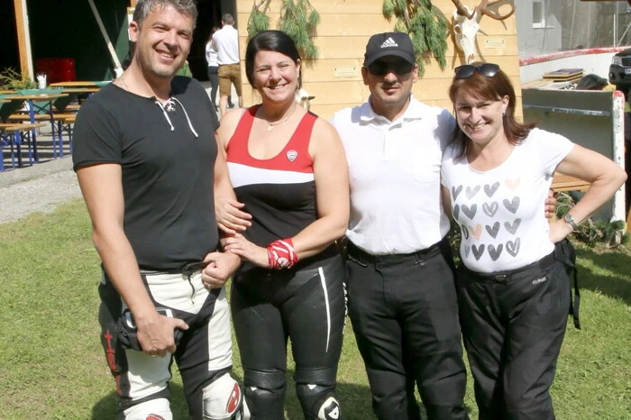 Und aus ganz Kärnten-am Foto Motorradfahrer aus dem Lavanttal-kamen die Besucher angereist, um die Wild-Spezialitäten aus der „Jaga-Kuchl“ zu verkosten. 