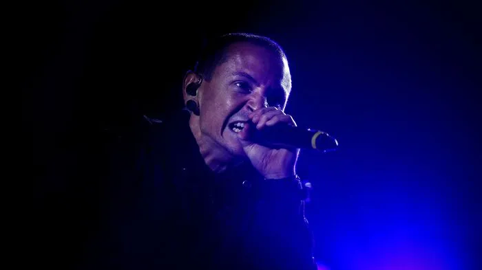 Die Trauer um den mit 41 Jahren verstorbenen Musiker Chester Bennington ist groß. Er hinterlässt eine Frau und sechs Kinder.