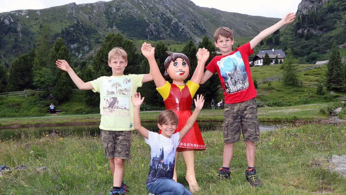 Bitte klicken Sie sich durch die Bilder!