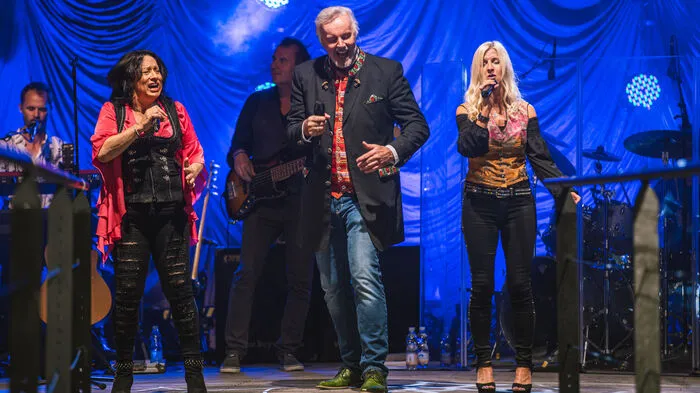 Die Seer auf der Bürgeralpe am Bergsee. Klicken Sie sich durch die Fotos vom Konzert und den Fans am Samstag.