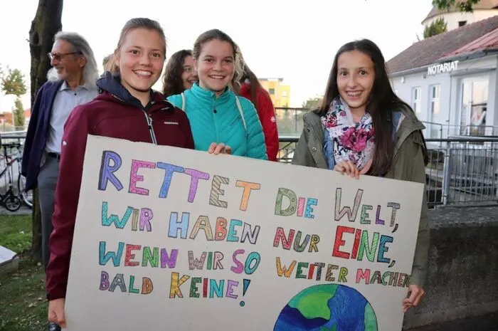 "Die Menschen wollen einfach mehr Klimaschutz. Die Klimakrise muss politisch endlich an erster Stelle stehen", forderte Carina Hofer, Sprecherin der "Fridays For Future"-Bewegung Hartberg.