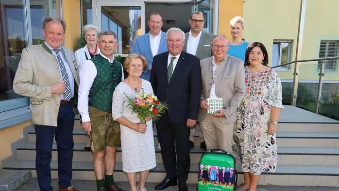 Der längstdienende Bürgermeister in der Steiermark, Robert Hammer aus Unterlamm, feierte kürzlich seinen 70. Geburtstag. Ihm zu Ehren kamen zahlreiche Ehrengäste