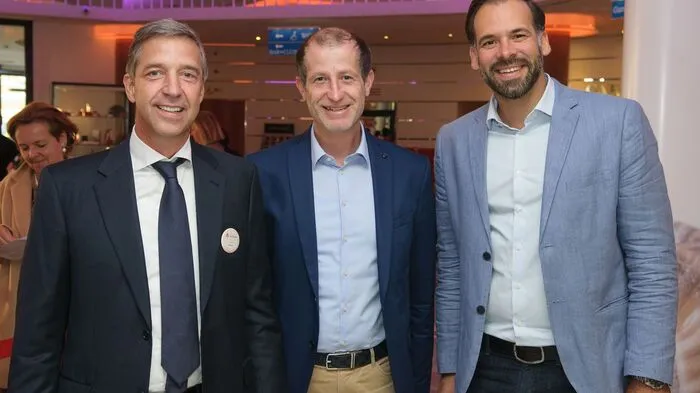Das 5. Kärntner Demenzforum ging vom 13. bis 14. Oktober unter dem Titel: „Einmal nach nirgendwo“ im Casineum Velden über die Bühne. Das umfangreiche Programm mit Vortragenden wie Markus Hengstschläger, Peter Wißmann, Jörg Fuhrmann und Manfred Spitzer begeisterte die Teilnehmer der ausverkauften Fachtagung.