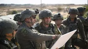 250916 -- JERUSALEM, Sept. 16, 2025 -- This photo released by IDF on Sept. 16, 2025 shows Israel s military chief Eyal Zamir C in the Gaza Strip. Israel s military said on Tuesday it launched a large-scale ground operation in Gaza City overnight, as local officials reported heavy strikes in the enclave s biggest urban center that left dozens dead or missing. IDF/Handout via Xinhua MIDEAST-GAZA CITY-GROUND OFFENSIVE IsraelxDefensexForces PUBLICATIONxNOTxINxCHN