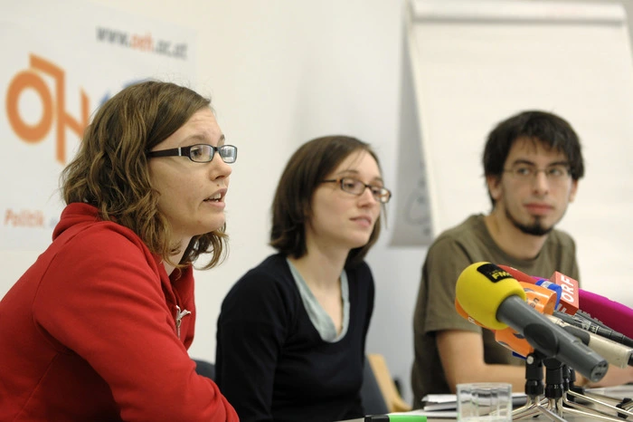 "Facebook ist wichtiger als Instagram." - Eva Maltschnig, Leiterin der medial populären intellektuellen Sektion 8 der Wiener SPÖ, hat für Kern ebenfalls eine Empfehlung parat.