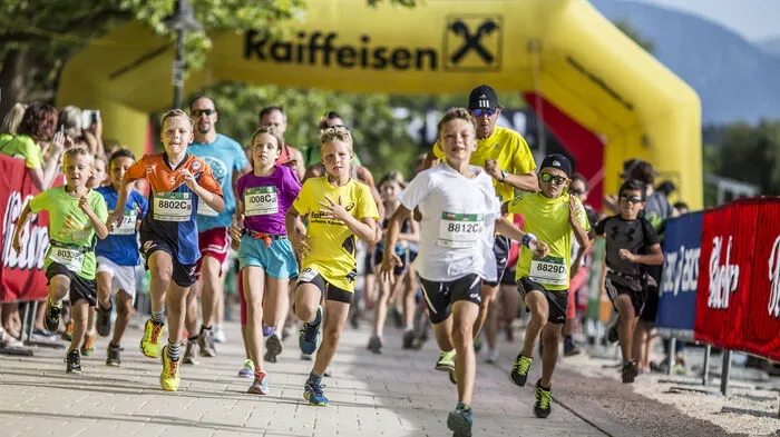 Knapp eintausend Hobbysportler aller Altersklassen nahmen an den Kinderbewerben und dem Familienlauf im Rahmen von Kärnten Läuft in der Klagenfurter Ostbucht teil.