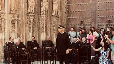 Das Wassergericht von Valencia tagt jeden Donnerstag um 12 Uhr mittags vor dem Aposteltor der Kathedrale