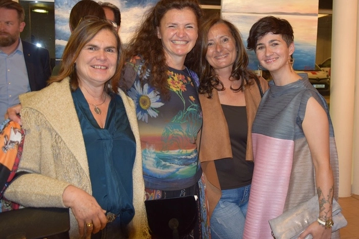 Viele Besucher waren gekommen, um die Arbeiten der Künstler Sabine Weinert und Christian Harant zu bewundern.
