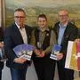 Edi Dittmer, Bürgermeister Helmut Linhart, Martin Hittaller, Finanzstadtrat Johann Bernsteiner und Vizebürgermeister Alois Lipp präsentieren die Neuheiten
