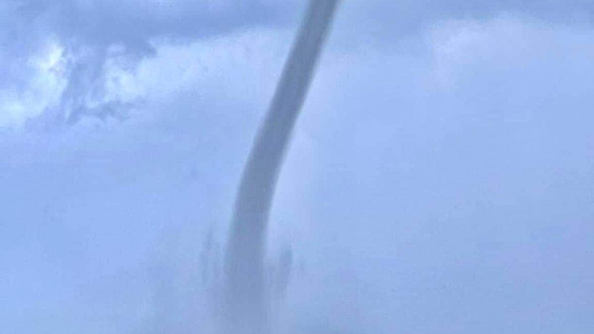 Im östlichen Teil vom Gardasee entwickelte sich ein Tornado