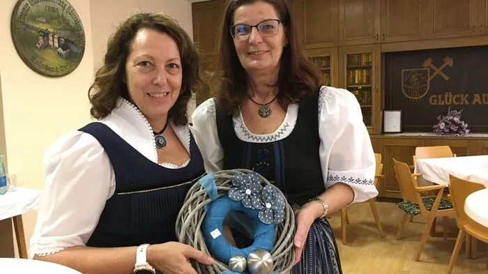 Ein beliebter Treffpunkt für Jung und Alt, für Einheimische und Gäste aus der Ferne ist Jahr für Jahr der Ostermarkt der Trachtengruppe Hüttenberg im Gemeindesaal.