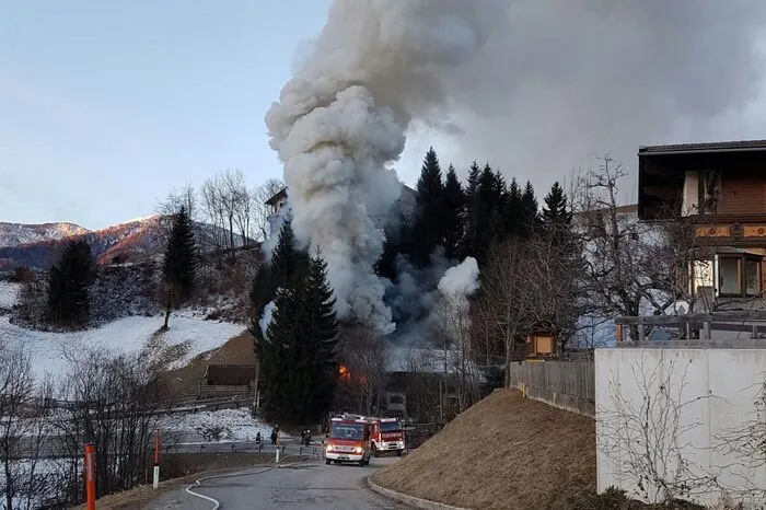 Klicken Sie sich durch die Bilder der FF Zwickenberg!