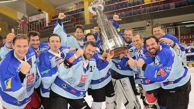 Das Team der JI-Kärnten gewann die Eishockey Business Challenge