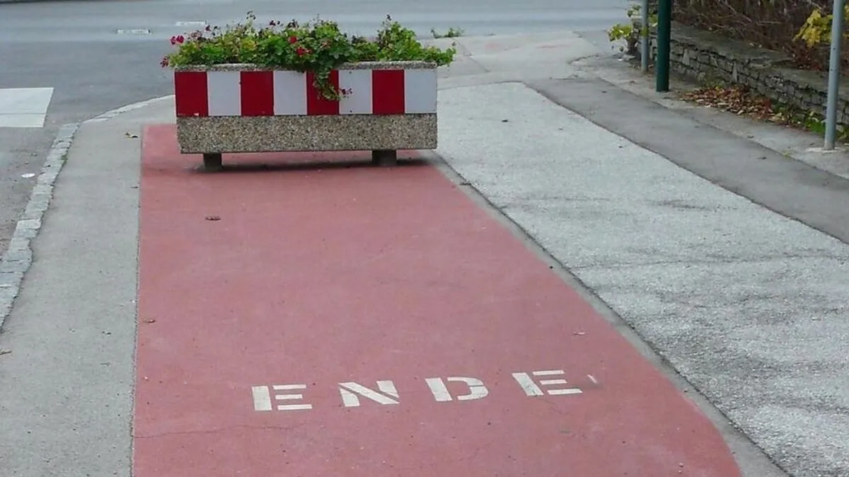 Radweg? Ende! Mit der neuen Richtlinie soll die Infrastruktur für Radfahrende verbessert werden