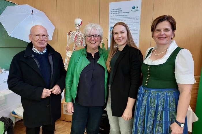 Weiters wurden Demenzberatung, GO-ON Suizidberatung angeboten. Zugleich nutzten viele Besucher die Gelegenheit, sich bei Fachvorträgen zu den Themen Kinderkrankheiten, gesundes Essen, Demenz, gesunder Beckenboden, Epigenetik und Krisenvorsorge ihr Wissen zu vertiefen.