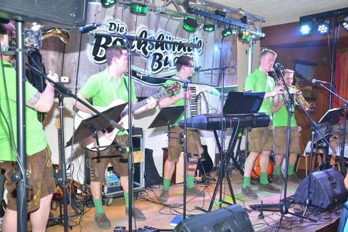 Die „Bockshörnd'l Buam“ aus Schönberg-Lachtal spielten auf.