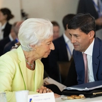 EZB-Präsidentin Christine Lagarde und Fed-Chef Kevin Warsh im Gespräch