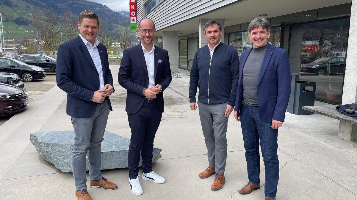 Gerber mit Obmännern der drei Osttiroler Planungsverbände: Markus Stotter, Matthias Scherer, Dietmar Ruggenthaler