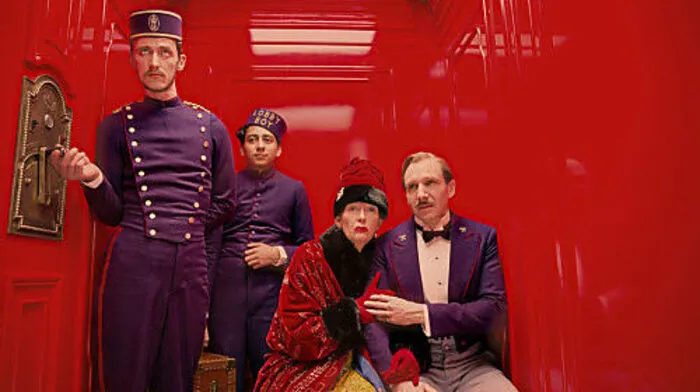 Diese acht Filme haben 2015 Chancen auf einen Oscar (in Klammer Regie): "American Sniper" (Clint Eastwood), "Birdman" (Alejandro G. Iñárritu), "Boyhood" (Richard Linklater), "The Grand Budapest Hotel" (Wes Anderson, Bild)...