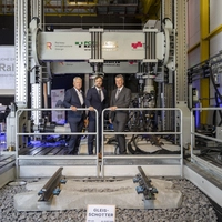 Franz Kainersdorfer, Vorstandsmitglied der Voestalpine AG, Ferdinand Pospischil, Leiter des Instituts für Eisenbahn-Infrastrukturdesign der TU Graz, Horst Bischof, Rektor der TU Graz