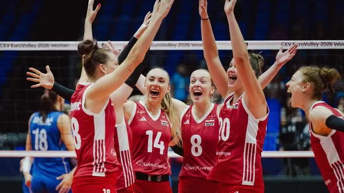 Das Volleyball-Nationalteam rund um Kora Schaberl (14) zeigte gegen Serbien eine ansprechende Leistung