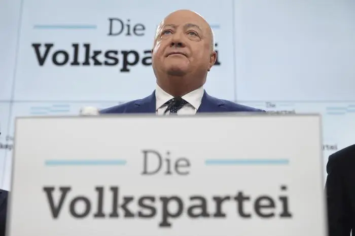 Christian Stocker, Austrian Peoples' Party secretary general and the party's interim leader after the expected resignation of Chancellor Karl Nehammer, attends a news conference, in Vienna, Austria, Sunday, Jan. 05, 2025. (AP Photo/Heinz-Peter Bader)