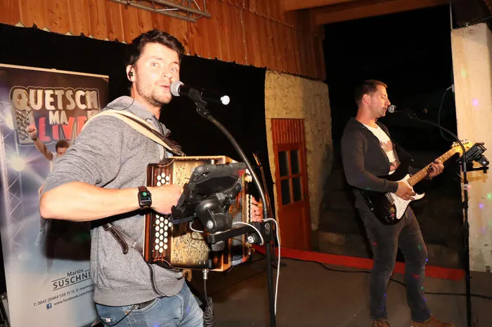 Musikalisch sorgte das Duo „Quetsch ma Live“ (am Foto) und das „Kärntner Schilehrer-Trio“ mit Valentin "VOLTE" Stubinger, Walter Regenfelder und Heinz Berger für Stimmung im Festzelt.