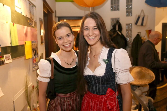 Nicht nur die Jägerinnen und Jäger in ihren schmucken Trachten waren gekommen, um sich diesen Ball nicht entgehen zu lassen.