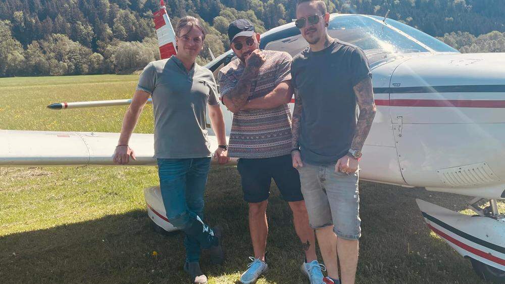 Beim Rundflug in Hochosterwitz: Stefan Walcher (li), Seiler und Speer