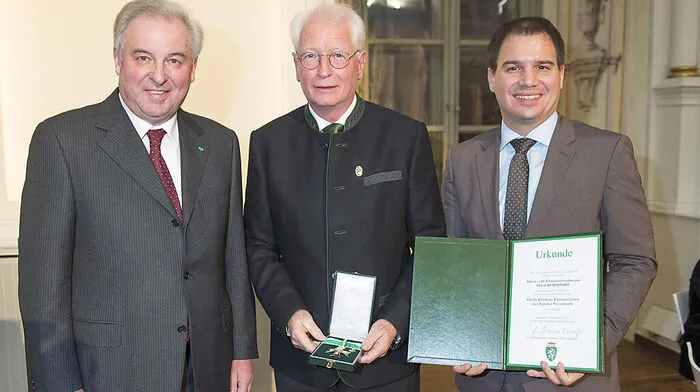 Landeshauptmann Hermann Schützenhöfer, sein Stellvertreter Michael Schickhofer mit Oskar Bernhart