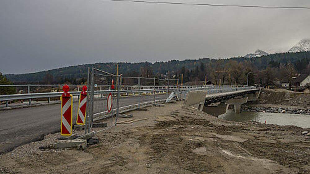 Die Baustelle auf der Tschinowitscher Brücke steht aktuell still 