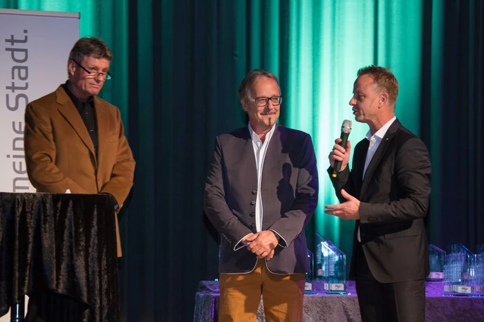 Minutenlangen Applaus erhielten auch die Sportler der Lebenshilfe Trofaiach, die seit Jahrzehnten die Special Olympics dominieren und auch in diesem Jahr bei den World-Winter-Games wieder Medaillen verbuchen konnten. Die Athleten bewiesen erneut sehr eindrucksvoll, dass Sportler mit Handicap außergewöhnliche Leistungen erbringen können – und das ganz normal finden.