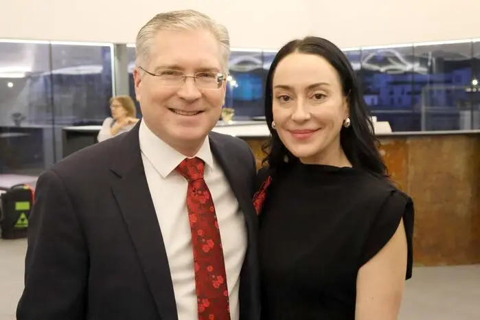 Im bis auf den letzten Platz gefüllten Saal unter anderem gesichtet: „Hausherr“ Bürgermeister Martin Kulmer (Foto), Landtagsabgeordneter Günter Leikam sowie Schlossherr Constantin Staus-Rausch. 
