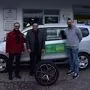 Im Bild Christian Ogris (Mitte) mit dem Regio-Chauffeur Bernhard Gradischnig (rechts) und dem Regio-Obmann Franz Wutti (links)