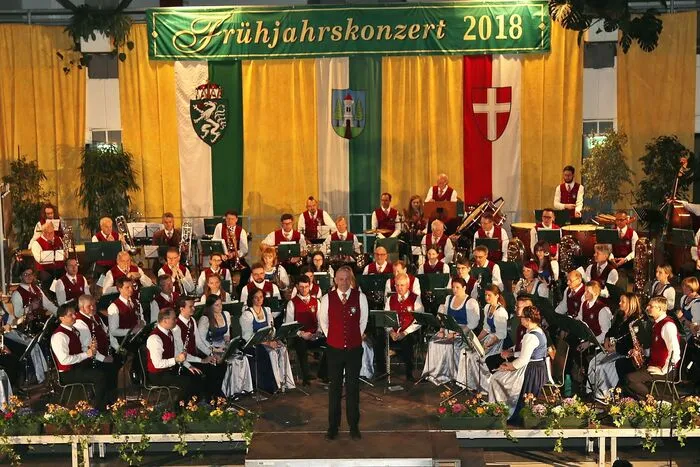 13 verschiedene Instrumente werden in der Stadtmusikkapelle gespielt. Diese hat 60 aktive Musiker zwischen 12 und 71 Jahren, hat 40 Märsche im Programm und rückt 20 Mal pro Jahr aus. Gegründet wurde sie im Jahr 1897.