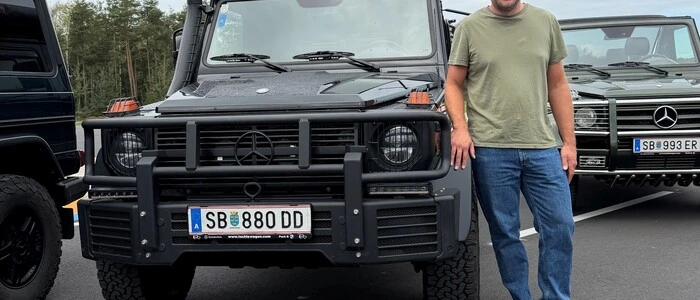 Engelbert Hinterreither mit einem seiner Schmuckstücke: Der G als Arbeitstier