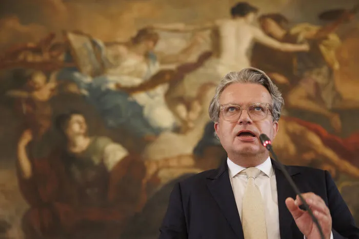 "Es braucht sich niemand genieren, wenn man sich in der inhaltlichen Positionierung weiterentwickelt." - der steirische Landeshauptmann Christopher Drexler (ÖVP) legt dem Kanzler Entlastungen bei den Energiepreisen die Rutsche.