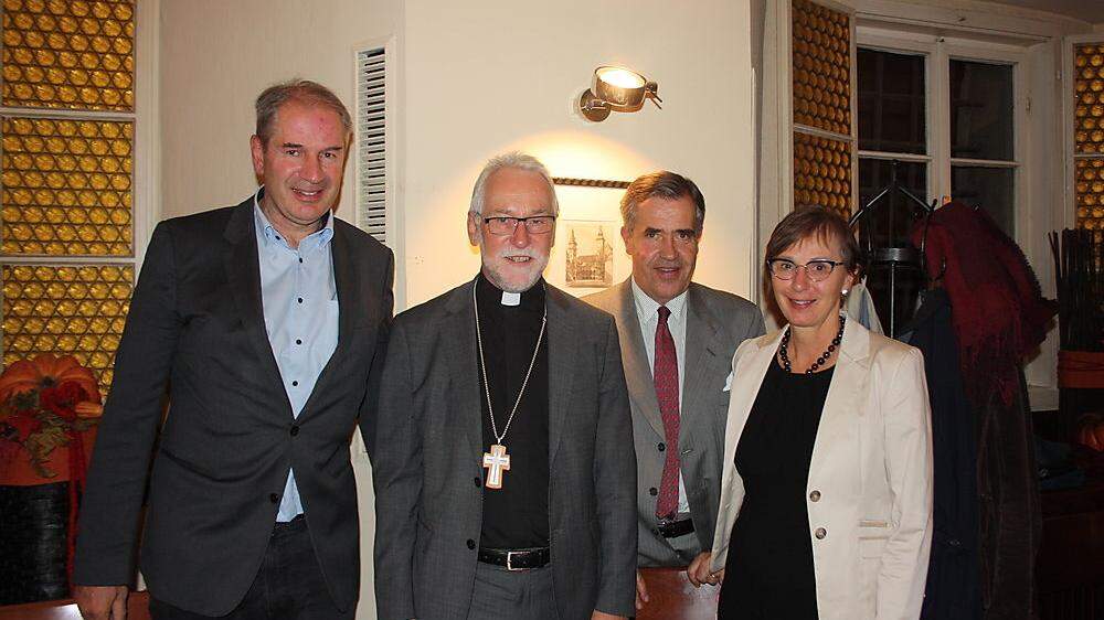 Trendl, Marketz, Henckel von Donnersmarck und Kattnig (von links) bei der Jahreshauptversammlung des Katholischen Familienverbandes