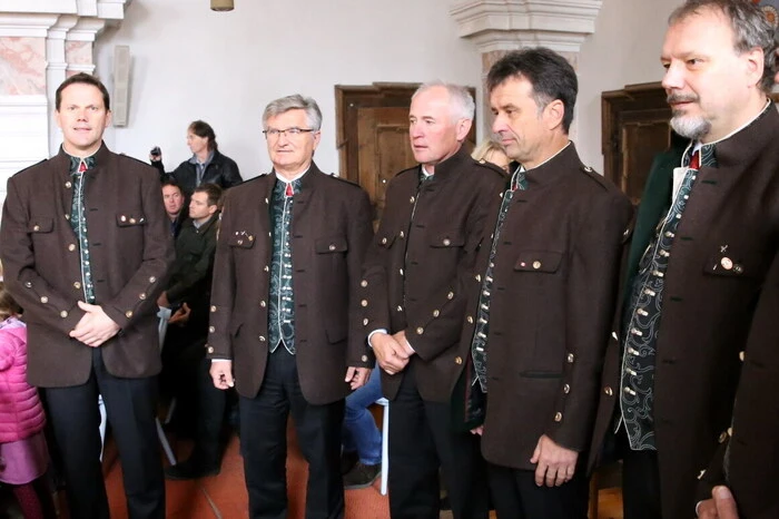 Für die musikalische Umrahmung des Gottesdienstes sorgten „Da 8-Gsong“ ... 