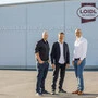 Produktionsleiter Jens Luttenberger, Geschäftsführer Norbert Marcher, und Betriebsleiter Johannes Vogel (v.l.) vor dem Loidl-Werk