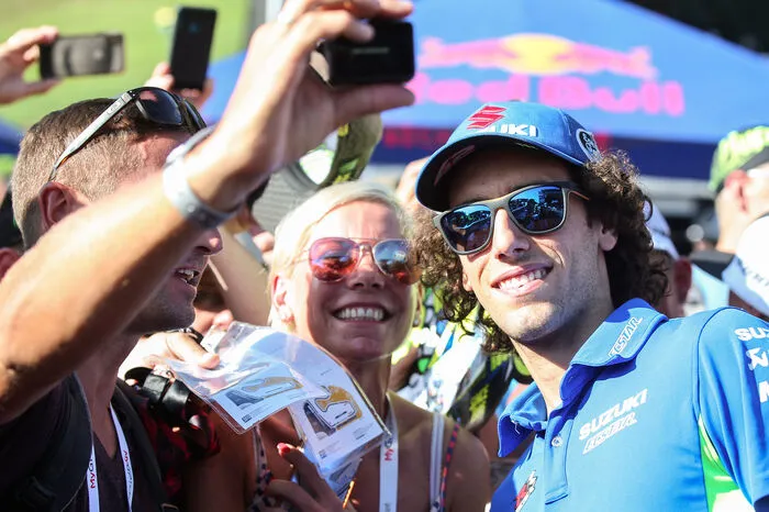 Ebenfalls ein begehrtes Motiv: Alex Rins