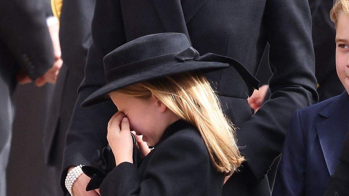 Prinz George (9) und Prinzessin Charlotte (7) zählen zu den jüngsten Teilnehmern beim Staatsbegräbnis ihrer Uroma Queen Elizabeth II.