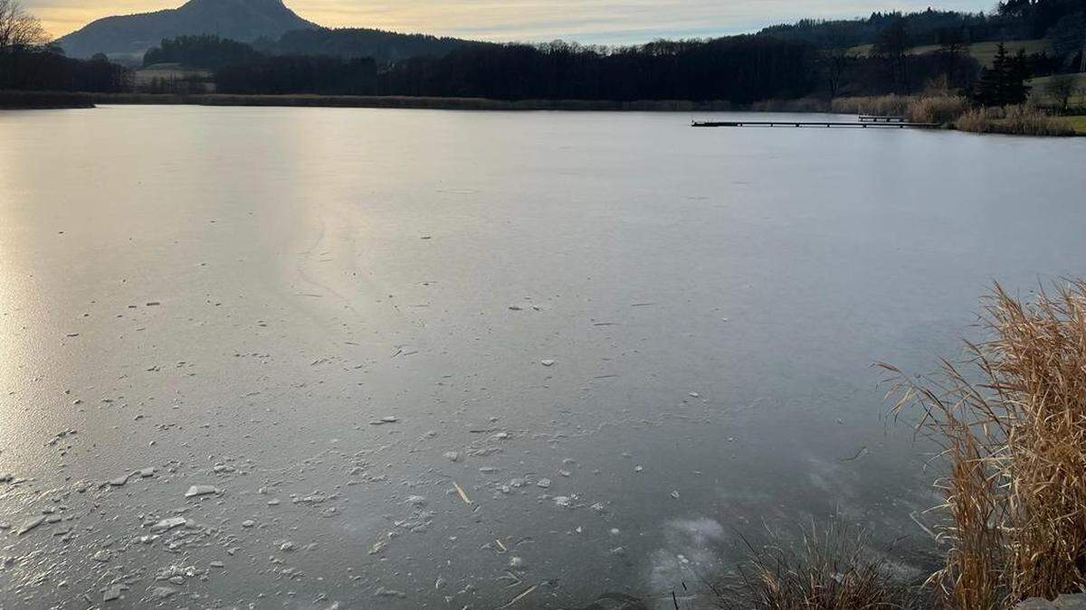 Auch auf dem Hörzendorfer See gibt es derzeit nur eine dünne Eisschicht