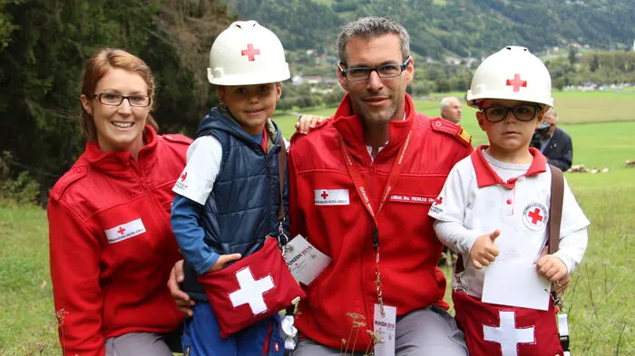 200 Rotkreuz-Mitarbeiter aus den Bezirken Spittal, Hermagor, Feldkirchen und Villach waren bei der Großübung "Wunzen 2018" in Obervellach dabei. Es braucht acht Monate Vorbereitungszeit. Rotkreuz-Familie: Christine, Paul, Christian und Alexander Pichler