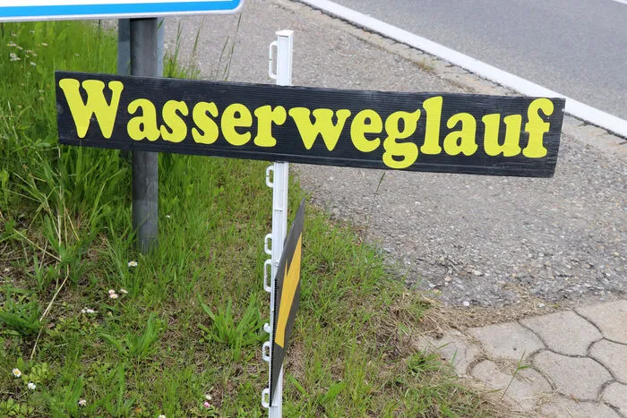 Insgesamt nahmen 117 Teilnehmer-/innen am Wasserwegauf 2021 teil. Bei den Damen entschied Ulrike "Uli" Striednig vom AC Moosburg in 52:17 die Gesamtwertung für sich! Bei den Herren ging der Gesamtsieg an den Vorjahressieger und Titelverteidiger Silvio Wieltschnig vom SC Hermagor in einer Zeit von 39:49. Die Ergebnisse vom 8. Wasserweglauf 2021 finden Sie unter:https://62e8d496-80eb-4102-87b1-ac5f0bcbb694.filesusr.com/ugd/d82a2f_2b58789b3f604b4491c4df76ae772d5c.pdf