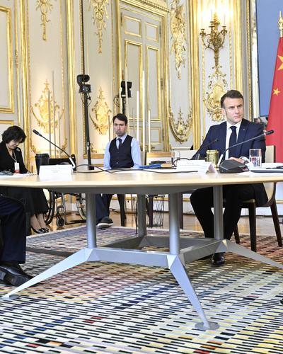 Xi Jinping, Emmanuel Macron, Ursula von der Leyen im Élyséepalast