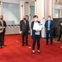 Landeshauptmann Hermann Schützenhöfer, Stellvertreter Anton Lang, Kulturlandesrat Christopher Drexler und Präsident Franz Majcen (Volksbildungswerk) gratulierten den Siegern - hier der Gemeinde Bad Radkersburg