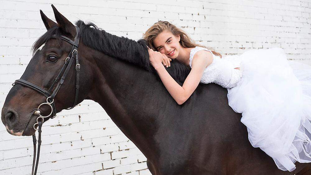 Chiara Thaler mit Pferd Starlight