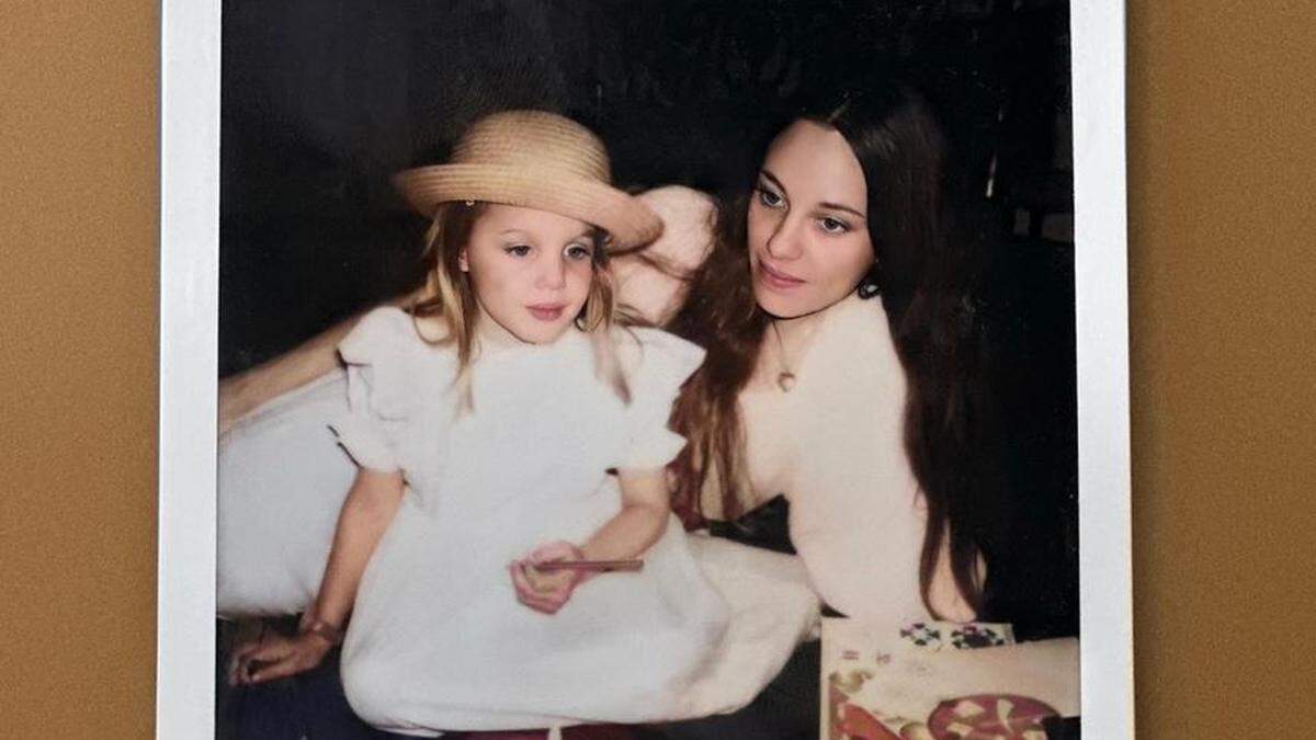 Foto aus Kindheitstagen: Angelina Jolie mit ihrer Mutter Marcheline Betrand 